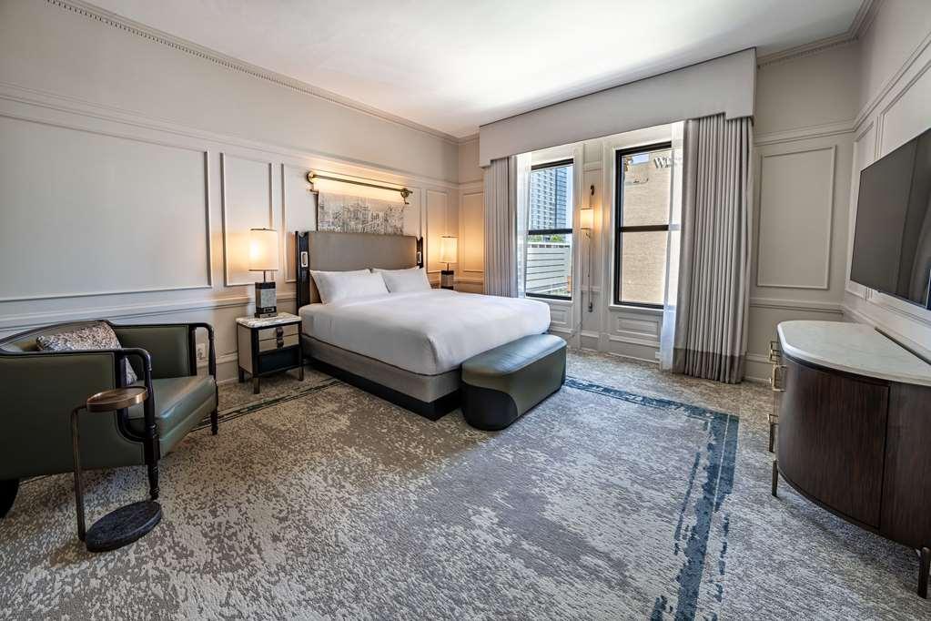 The Pfister Hotel Milwaukee Rum bild